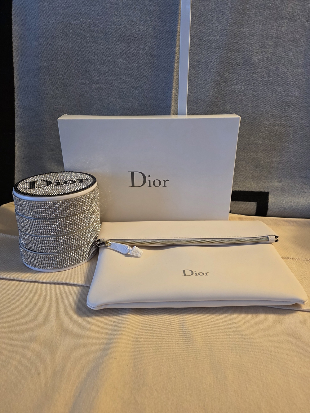 Dior White Fold-Over Clutch with Crystal Embellished Jewelry Box - Picture 5 of 5